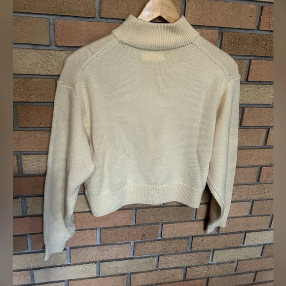 Aritzia Wilfred Free Harper Mock Neck Crop Knit 100% Wool Crop Sweater Size XS - Picture 2 of 6